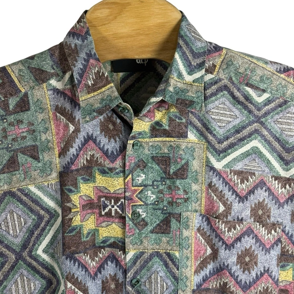 Paradise O.T.P Men Medium Abstract Aztec Made in USA‎ Vintage Short Sleeve Shirt